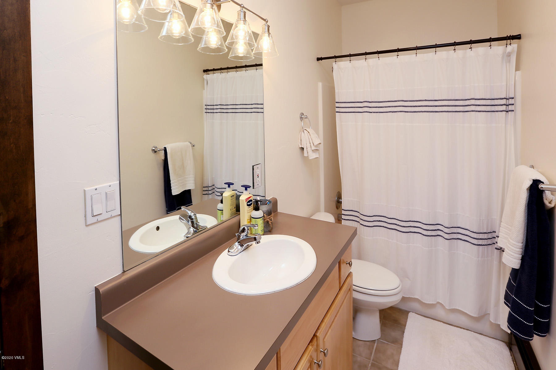 3062 Wildridge Road, Unit 1 Avon, CO 81620 - Photo 9 of 18 3062_wildridge_unit_1_bath_1