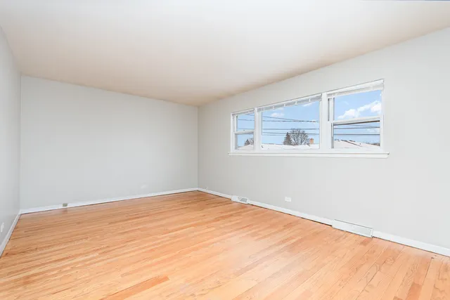 $3,750 | 2913 Kensington Avenue, Westchester, IL 60154