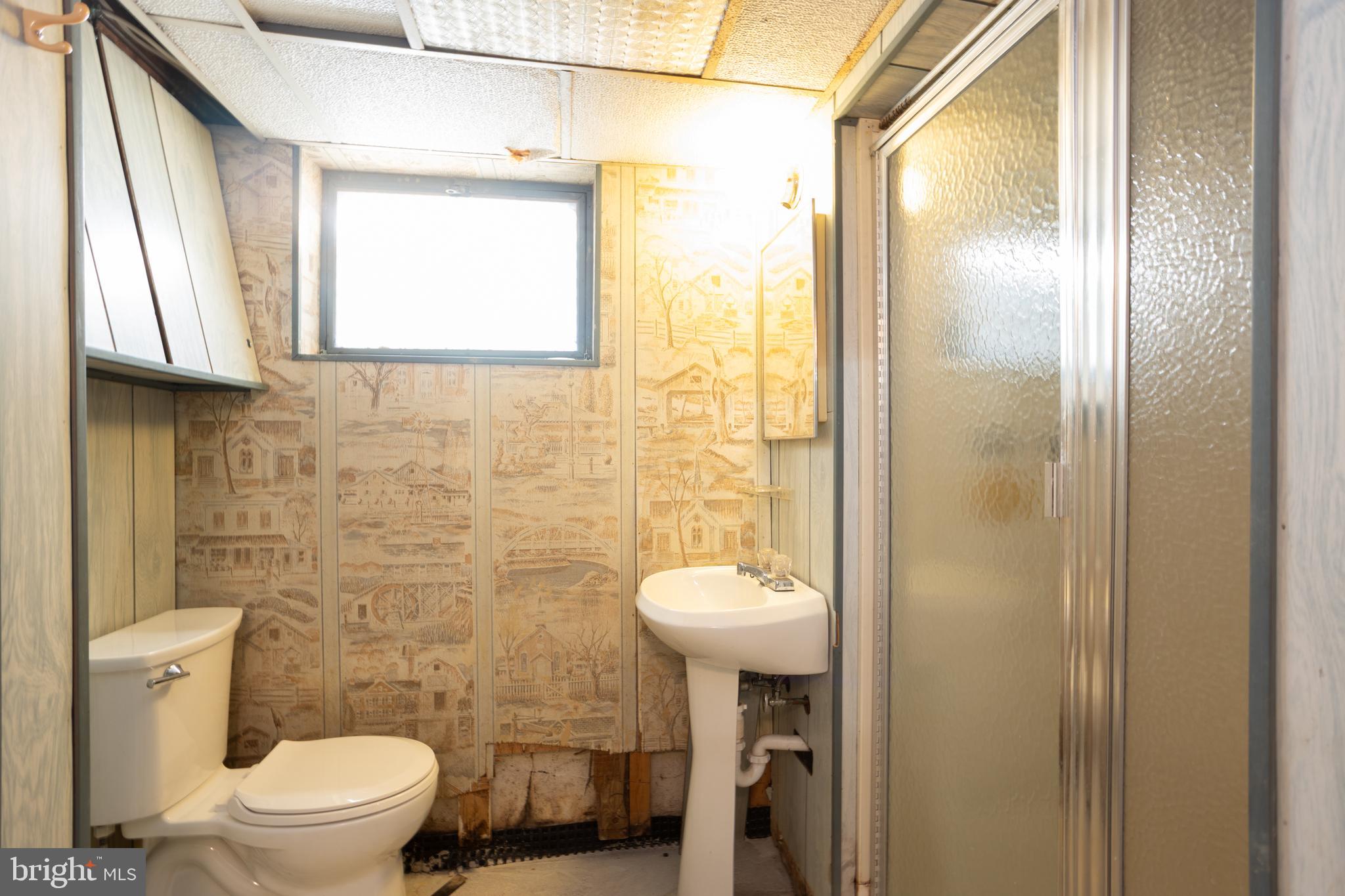 8014 Highpoint Road Baltimore, MD 21234 - Photo 29 of 35 Full Bathroom #2 in Basement
