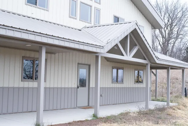 $1,400,000 | 395 County Road 12 South, Buffalo, MN 55313