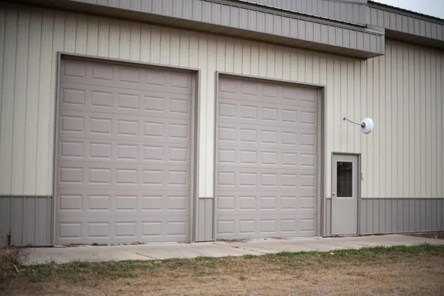 $1,400,000 | 395 County Road 12 South, Buffalo, MN 55313