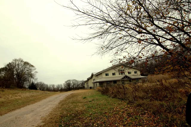 $1,400,000 | 395 County Road 12 South, Buffalo, MN 55313