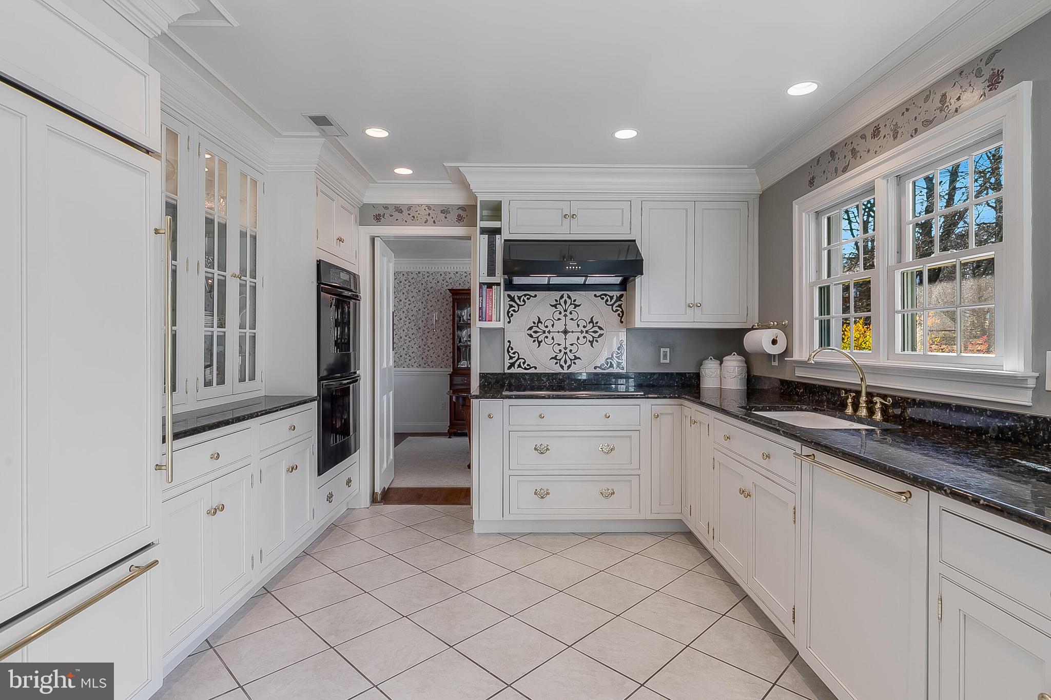 12812 Deep Spring Drive Potomac, MD 20854 - Photo 8 of 33 Sub Zero and Wolf appliances