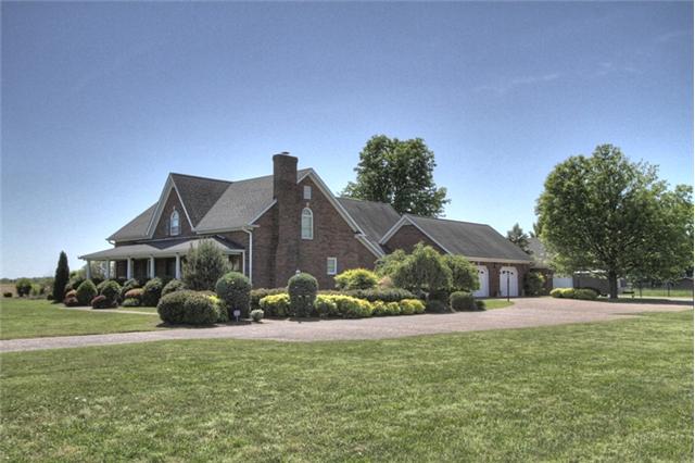 3334 Armstrong Valley Road Murfreesboro, TN 37128 - Photo 3 of 19 a front view of house with garden