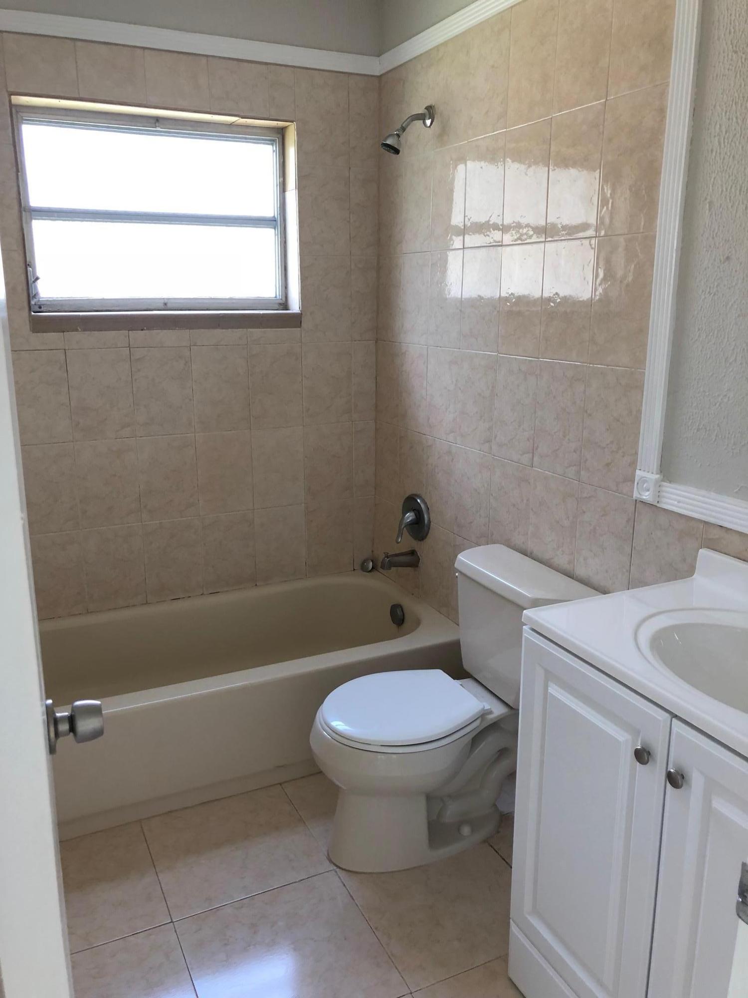 8205 Northwest 100th Terrace Tamarac, FL 33321 - Photo 14 of 15 IMG_0345