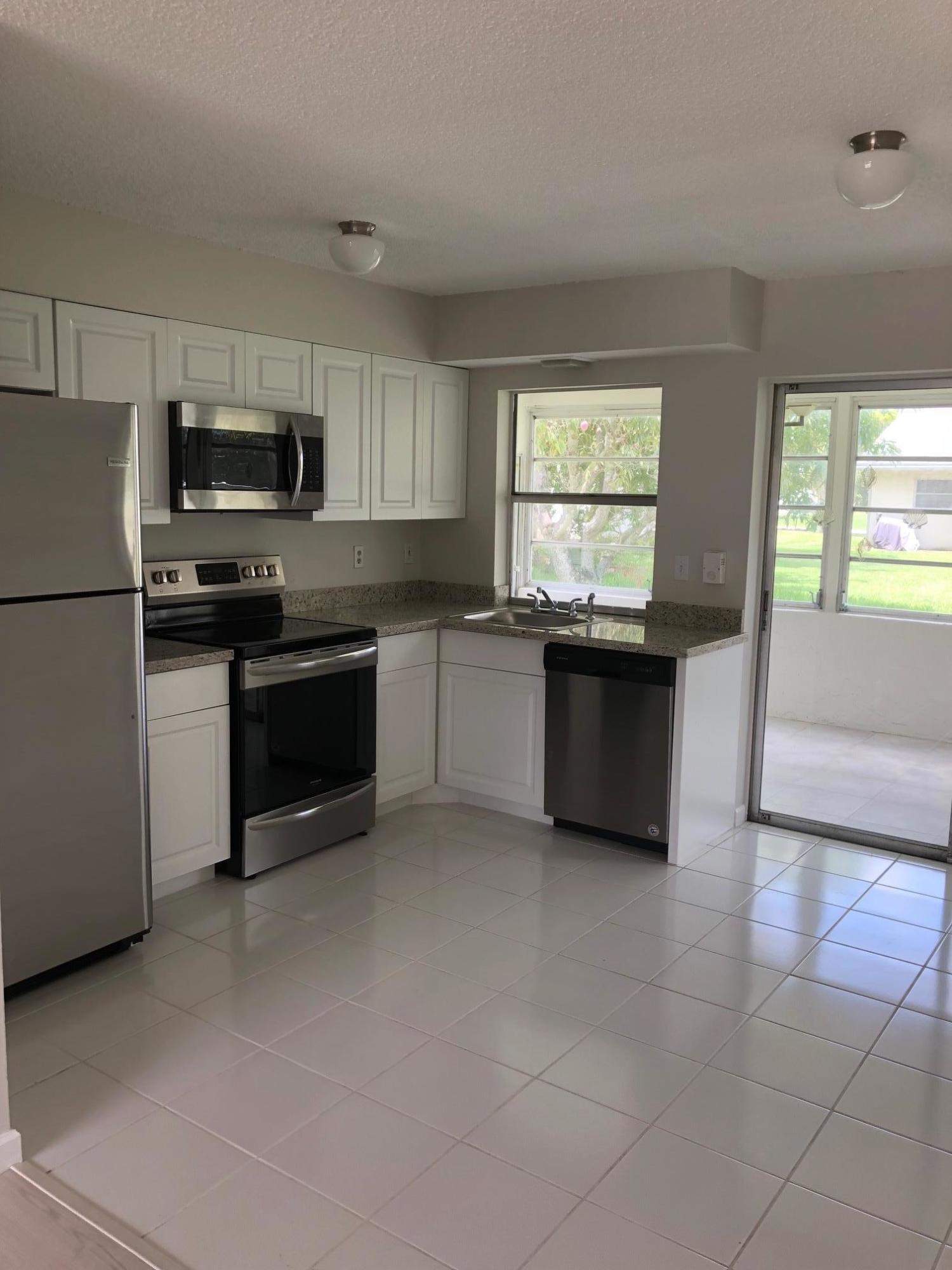 8205 Northwest 100th Terrace Tamarac, FL 33321 - Photo 4 of 15 IMG_0334