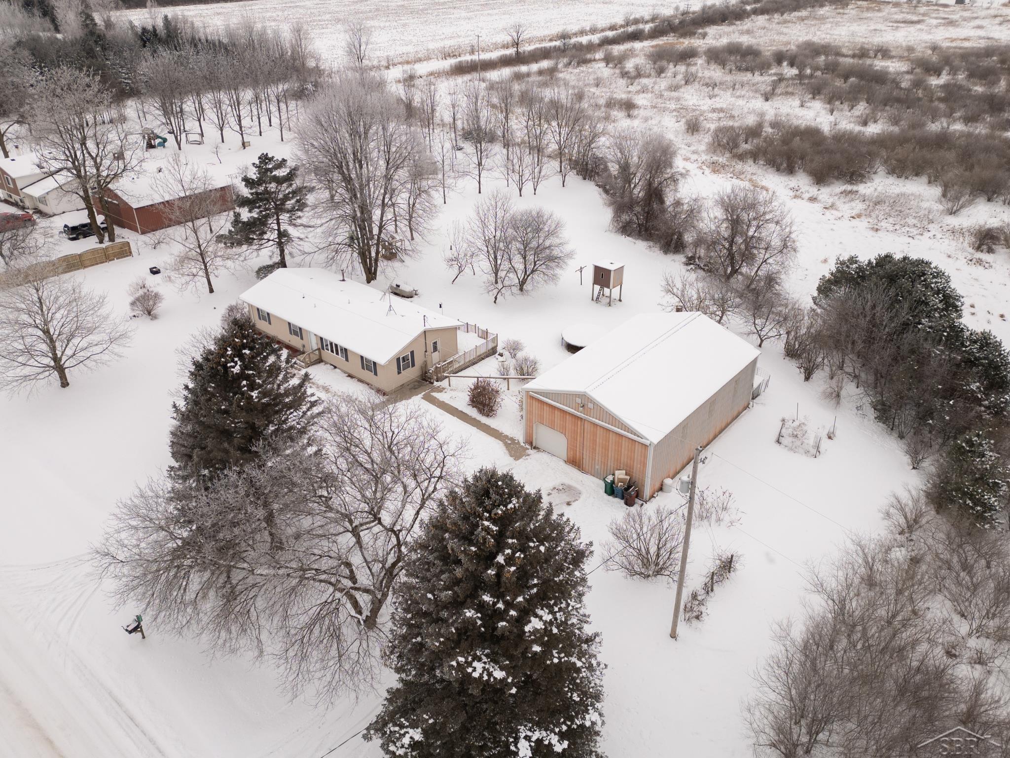 5944 West Weinert Road Coleman, MI 48618 - Photo 1 of 30 50166354-744de69d-6c61-422b-ae96-646f59fe3fe5.JPG