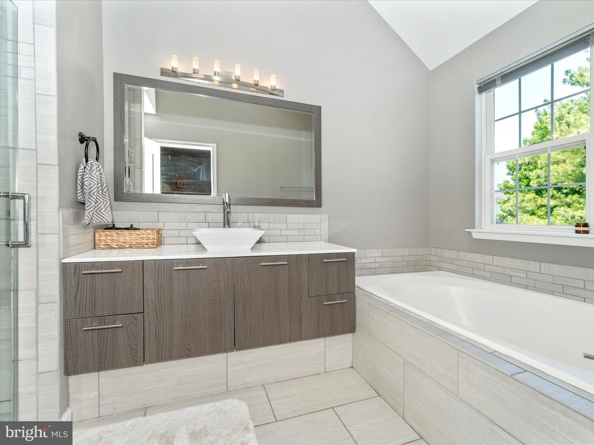 2631 Cameron Way Frederick, MD 21701 - Photo 34 of 73 Primary Bathroom