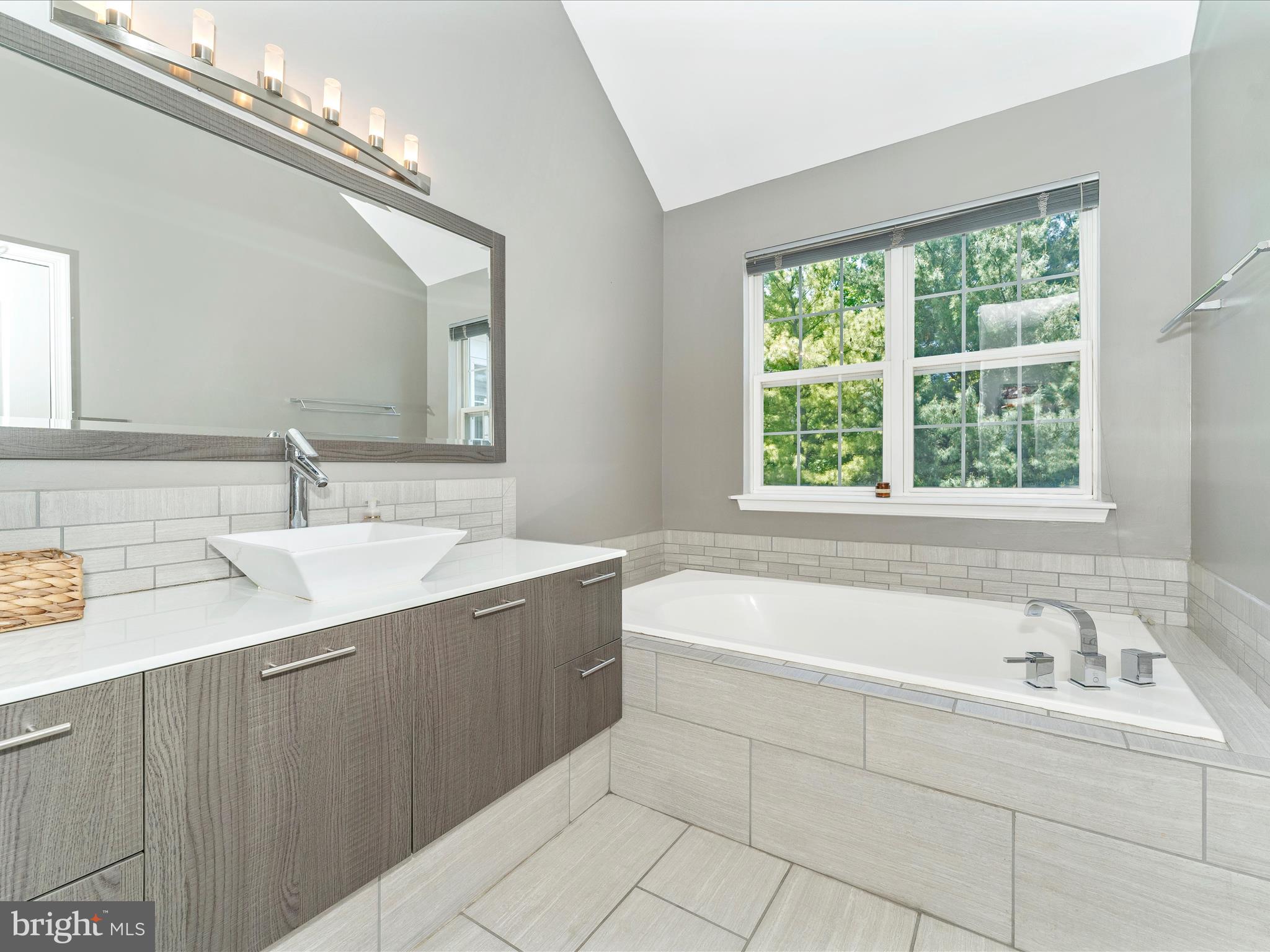 2631 Cameron Way Frederick, MD 21701 - Photo 35 of 73 Primary Bathroom