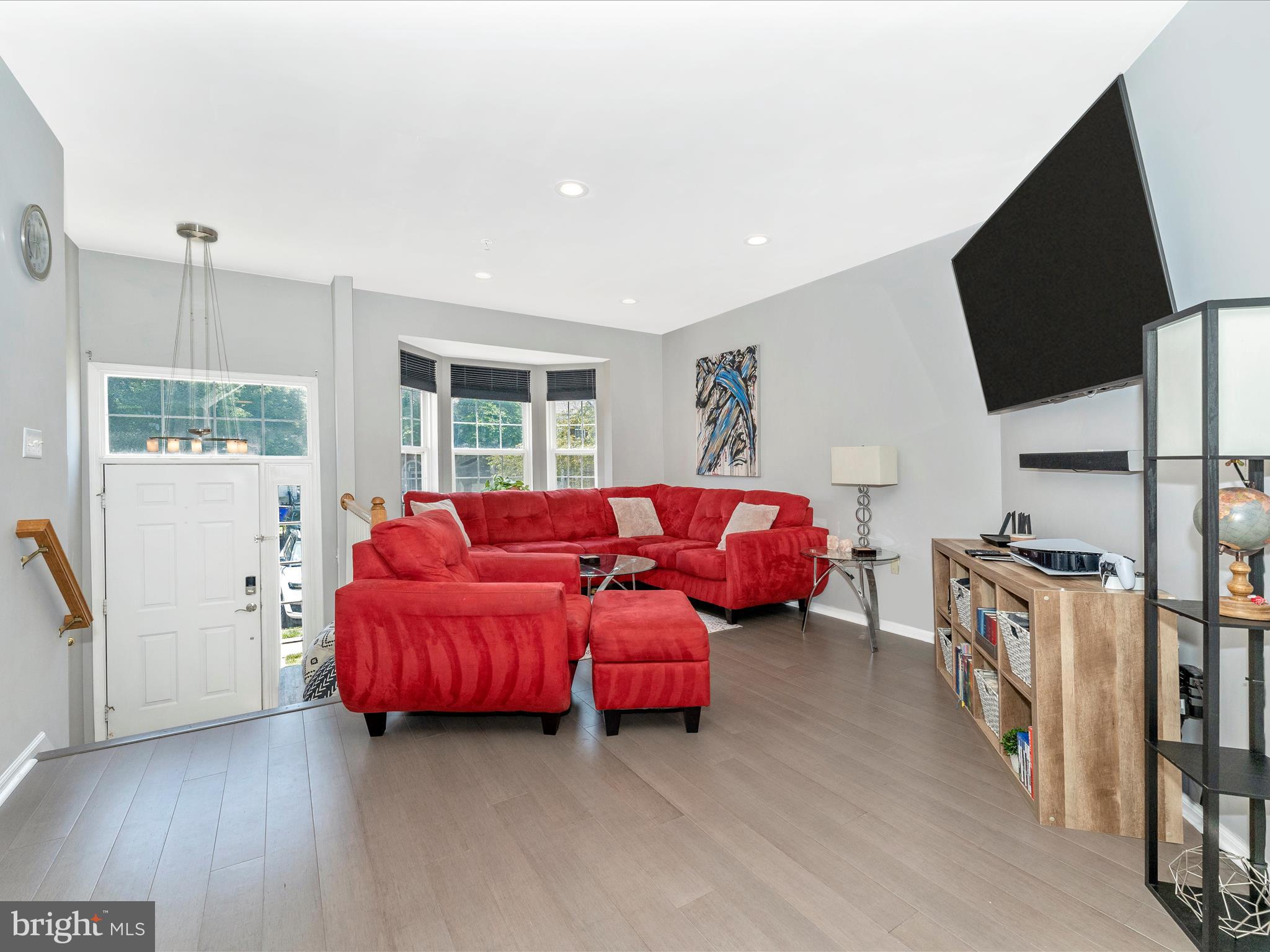 2631 Cameron Way Frederick, MD 21701 - Photo 9 of 73 Living Room