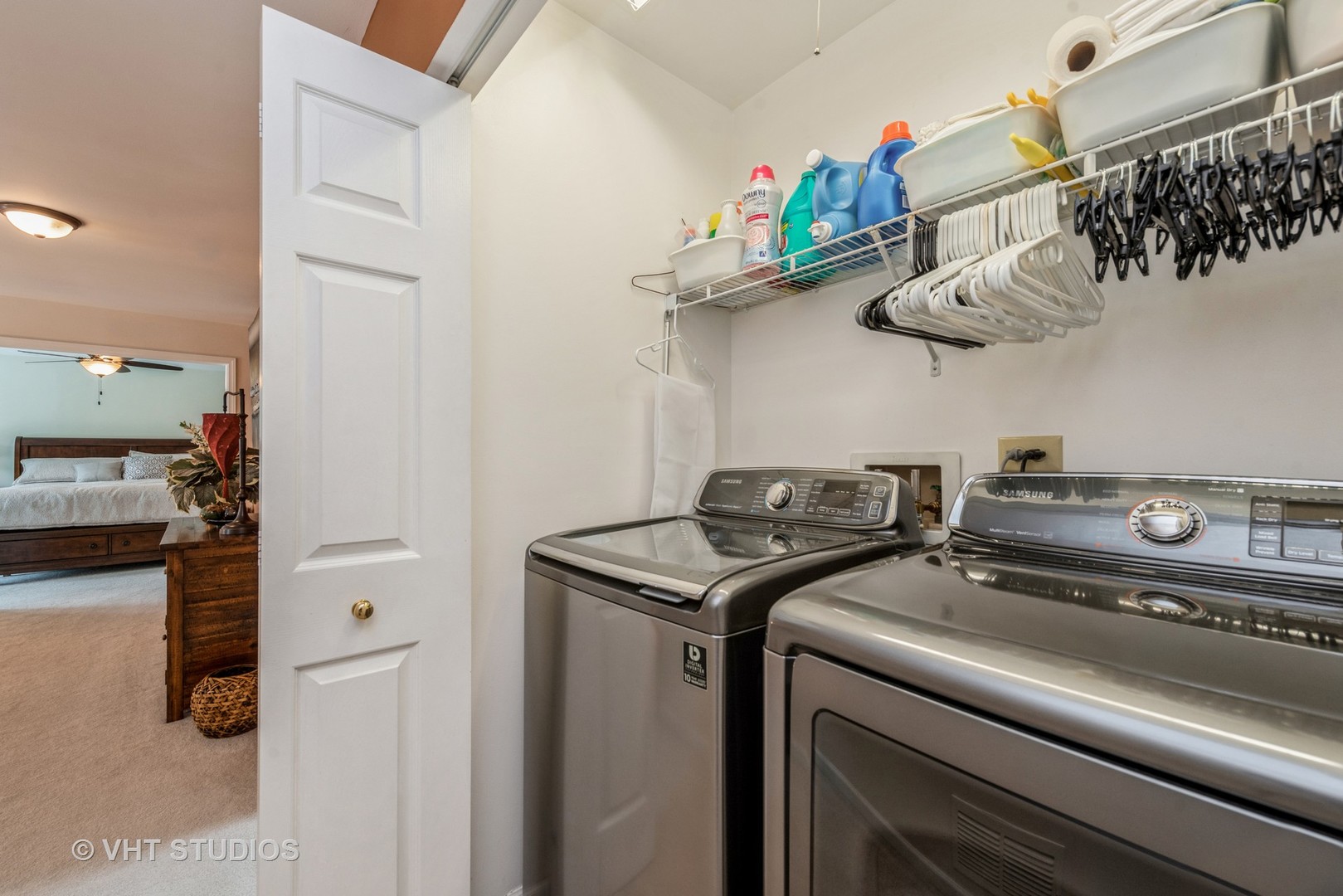 Undisclosed Address Algonquin, IL 60102 - Photo 21 of 40 a utility room with dryer and washer