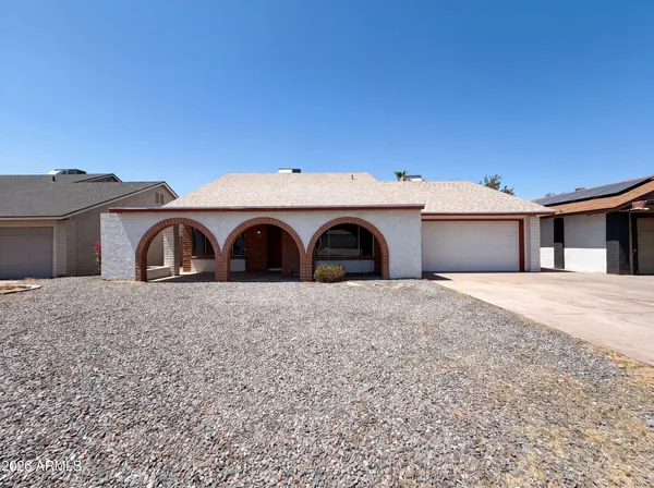$380,000 | 4260 East Vineyard Road, Phoenix, AZ 85042
