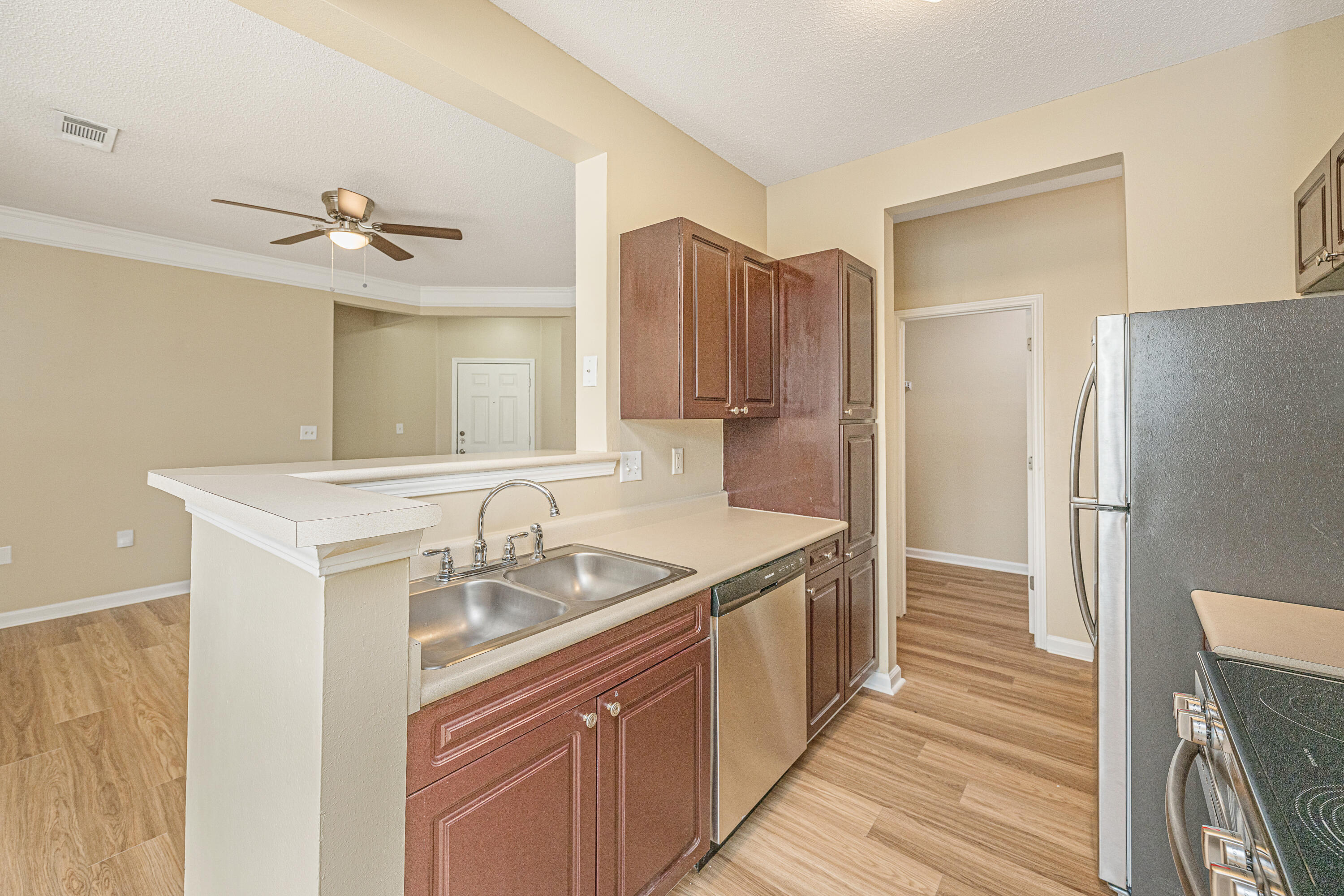 2127 Chatelain Way Mount Pleasant, SC 29464 - Photo 8 of 42 2127ChatelianWay015