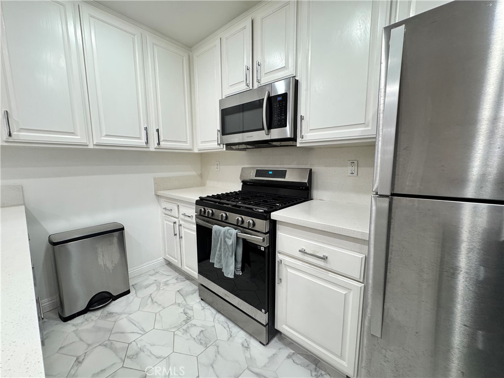 84 Lemon Grove, Unit 270 Irvine, CA 92618 - Photo 3 of 19