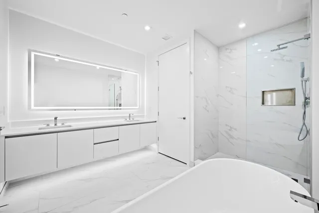 $2,850,000 | 220 Lake Shore Drive, Unit 1608, Lake Park, FL 33403