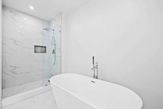 $2,850,000 | 220 Lake Shore Drive, Unit 1608, Lake Park, FL 33403