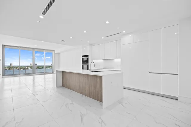 $2,850,000 | 220 Lake Shore Drive, Unit 1608, Lake Park, FL 33403