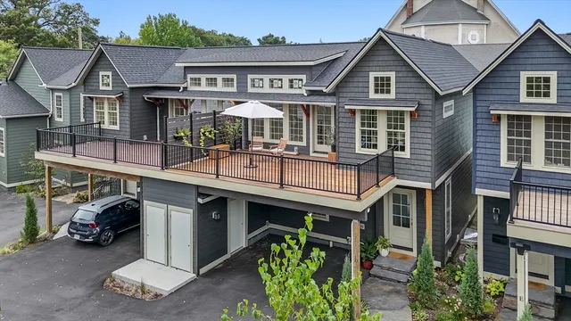 $799,900 | 67 Park Street, Unit D, Northampton, MA 01062