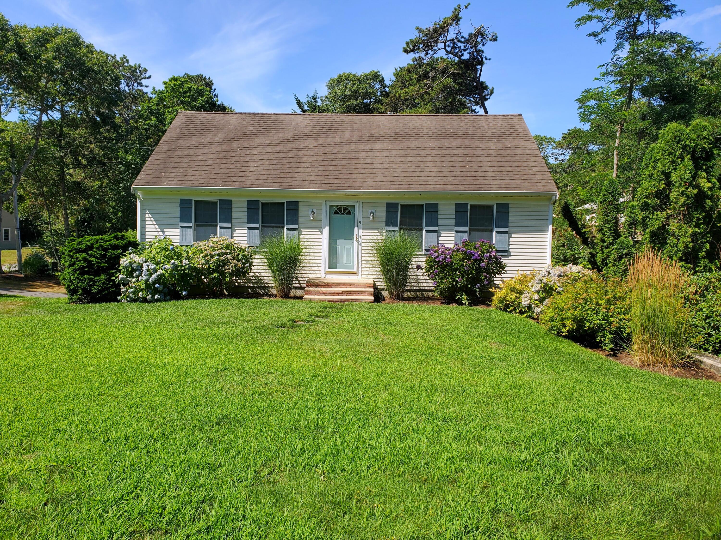 9 Buttonwood Road Harwich, MA 02645 - Photo 2 of 37 20220727_103455 ()