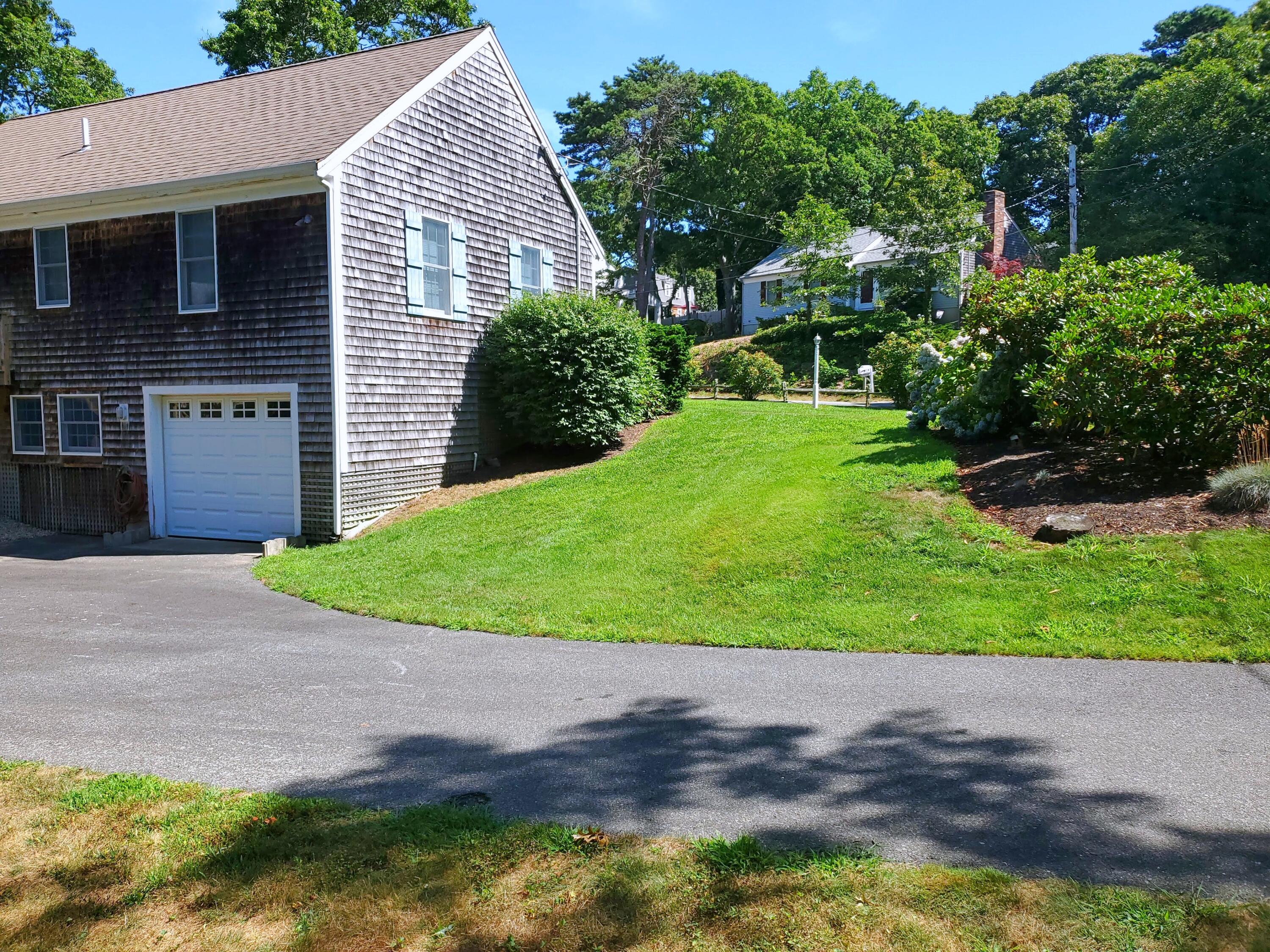 9 Buttonwood Road Harwich, MA 02645 - Photo 4 of 37 20220727_103651 ()
