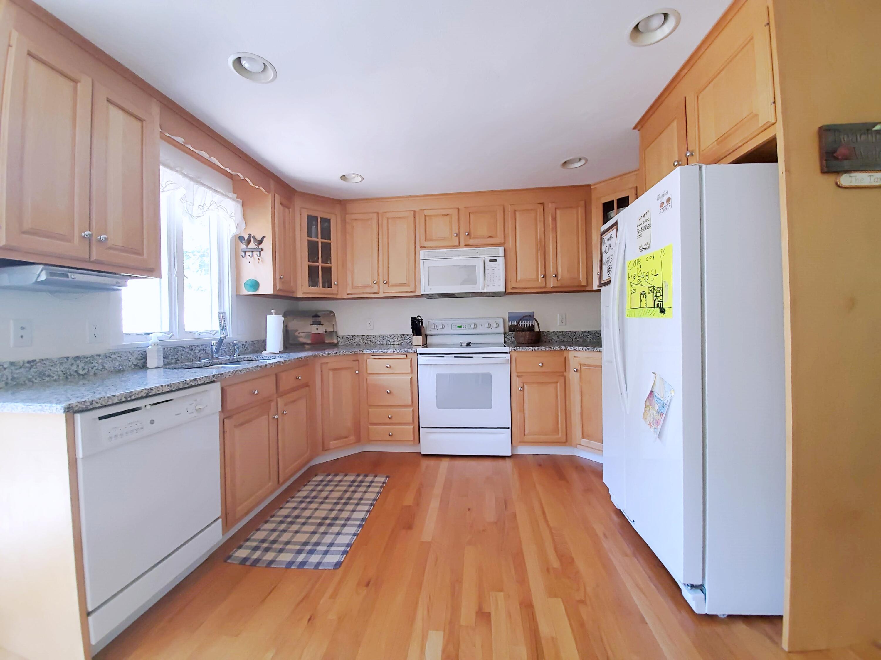 9 Buttonwood Road Harwich, MA 02645 - Photo 9 of 37 20220727_104448 ()