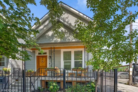 $850,000 | 2760 West St Mary Street, Chicago, IL 60647