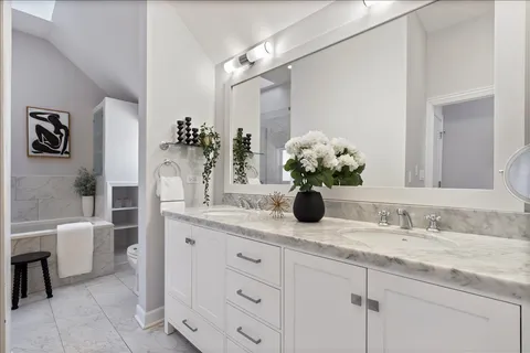 $850,000 | 2760 West St Mary Street, Chicago, IL 60647