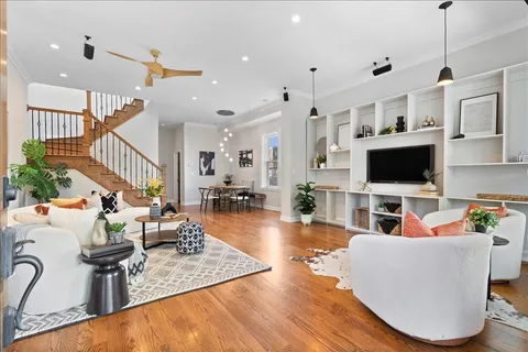 $850,000 | 2760 West St Mary Street, Chicago, IL 60647