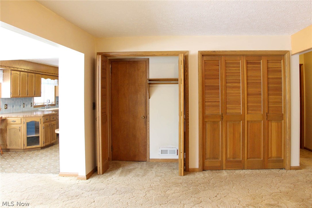 216 Perry Drive Northwest Canton, OH 44708 - Photo 5 of 32