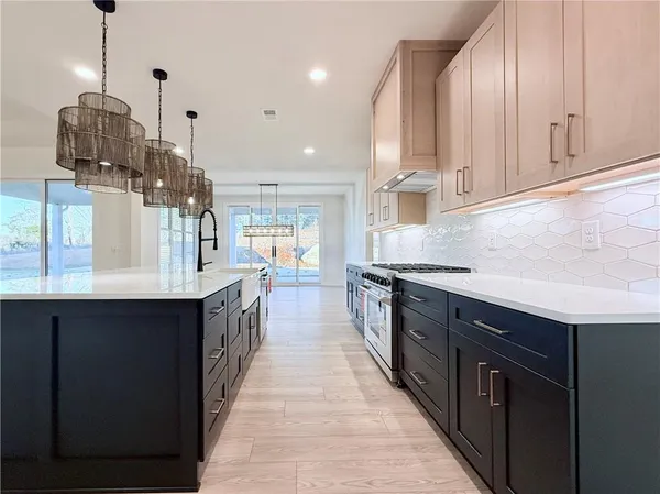 $869,900 | 122 Palisade Drive, Rydal, GA 30171