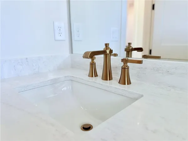 $869,900 | 122 Palisade Drive, Rydal, GA 30171