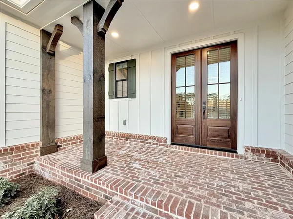 $869,900 | 122 Palisade Drive, Rydal, GA 30171