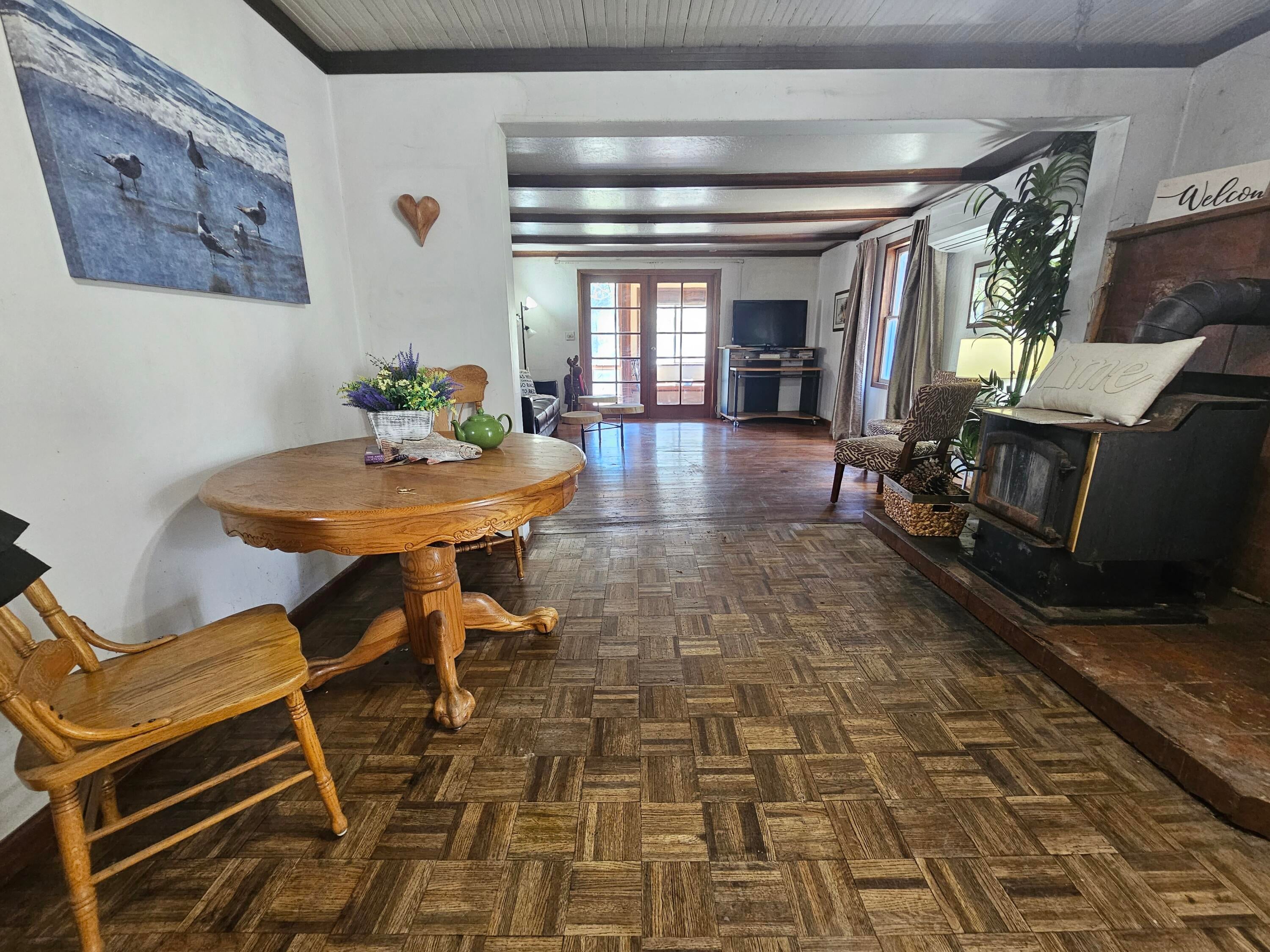 290 Star Gulch Road Jacksonville, OR 97530 - Photo 13 of 37 Dining Room towards Living Room
