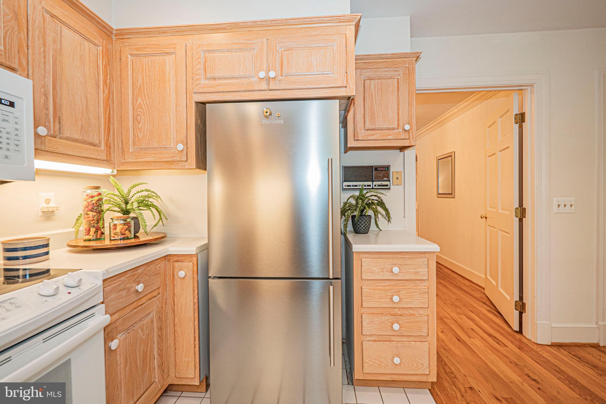 10100 Watkins Road Gaithersburg, MD 20882 - Photo 30 of 113 Main Level - Kitchen