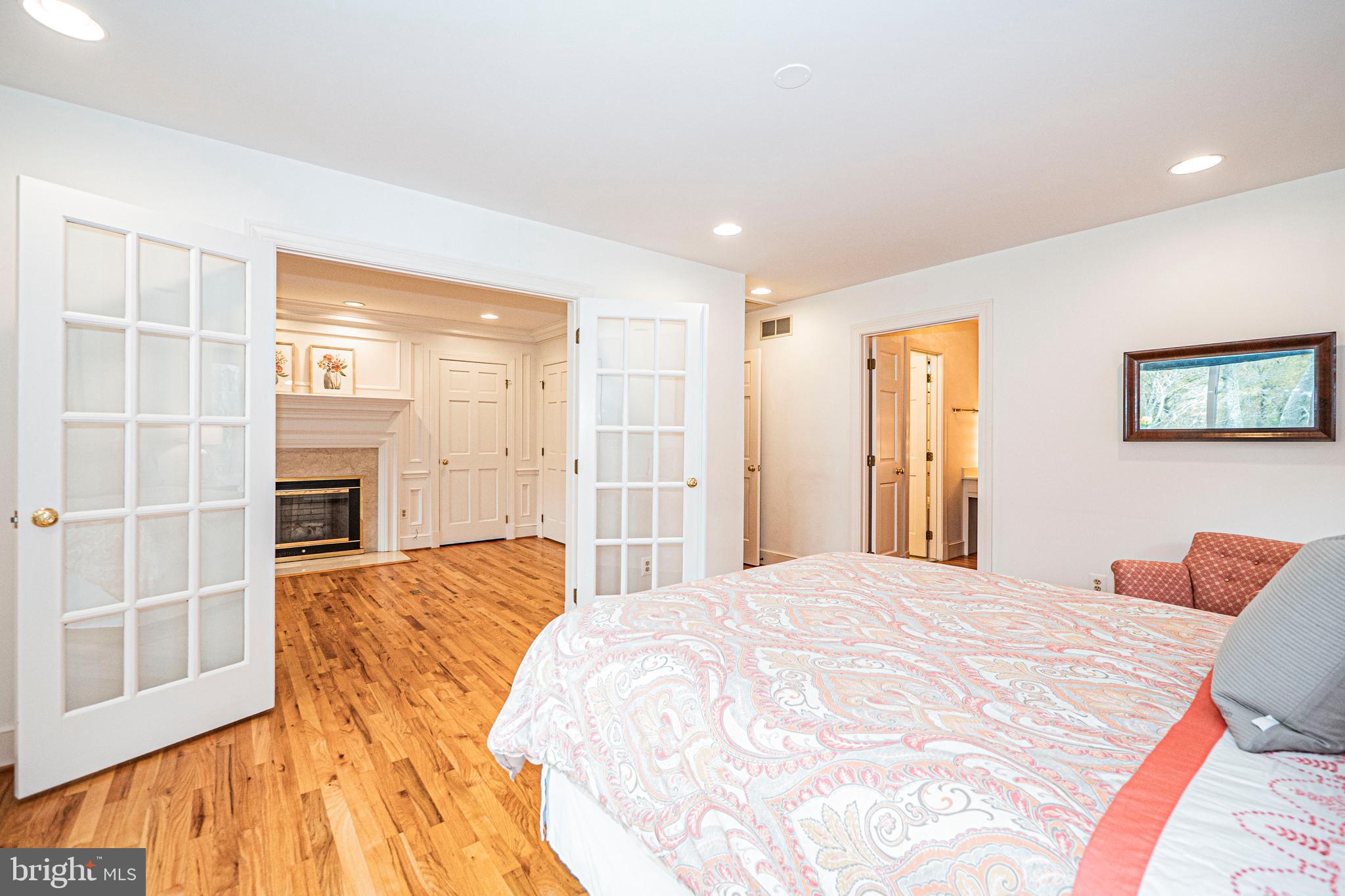 10100 Watkins Road Gaithersburg, MD 20882 - Photo 37 of 113 Main Level - Primary Bedroom