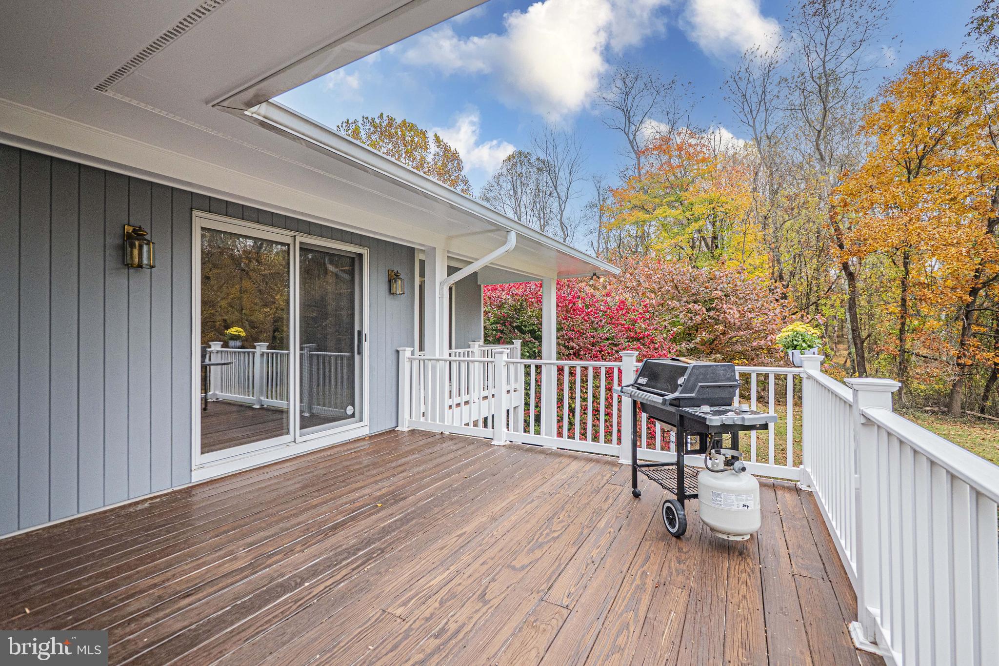 10100 Watkins Road Gaithersburg, MD 20882 - Photo 61 of 113 Exterior Main Level - Large Deck