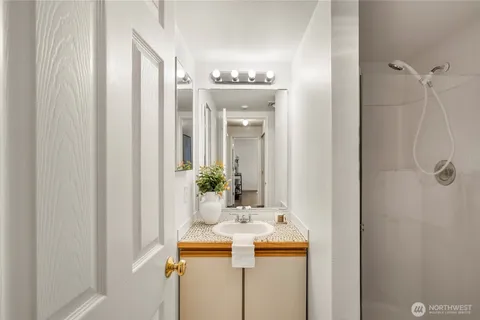 $385,000 | 17124 44th Avenue West, Unit A101, Lynnwood, WA 98037