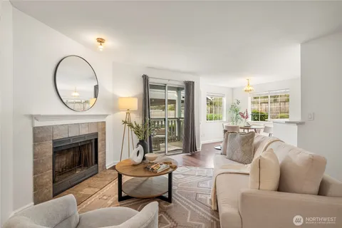 $385,000 | 17124 44th Avenue West, Unit A101, Lynnwood, WA 98037