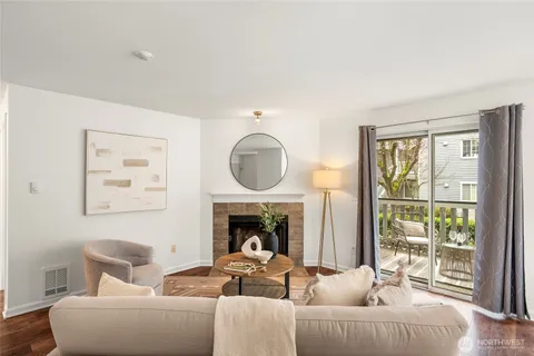 $385,000 | 17124 44th Avenue West, Unit A101, Lynnwood, WA 98037