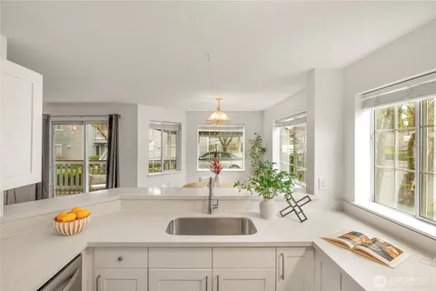 $385,000 | 17124 44th Avenue West, Unit A101, Lynnwood, WA 98037