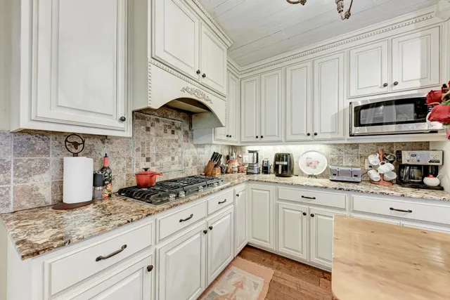 $1,050,000 | 7800 County Road 210, Bertram, TX 78605