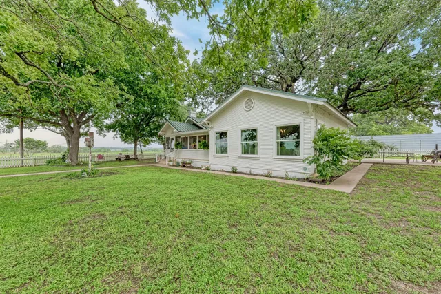 $1,050,000 | 7800 County Road 210, Bertram, TX 78605