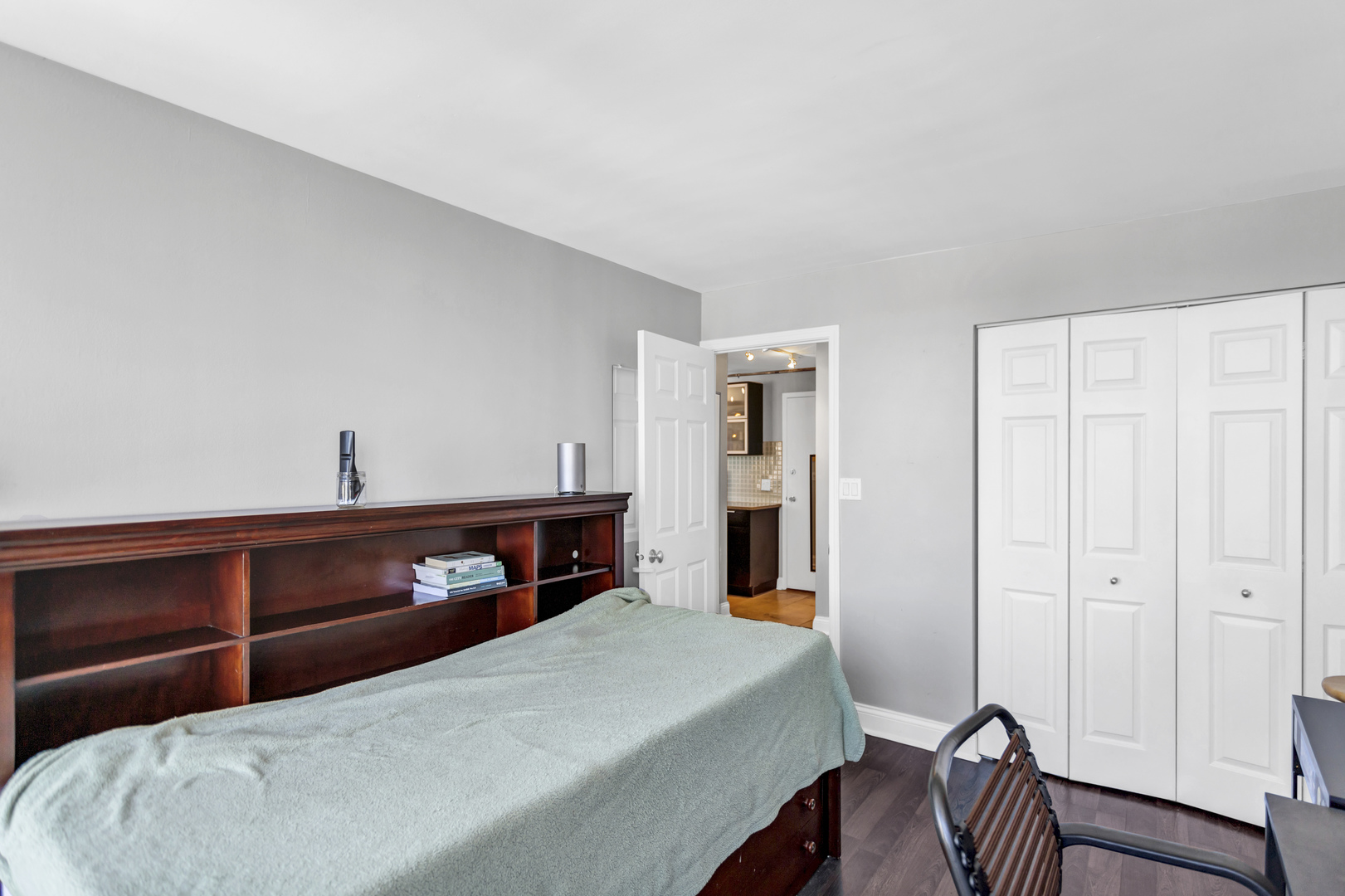 450 West Briar Place, Unit 13G Chicago, IL 60657 - Photo 18 of 34