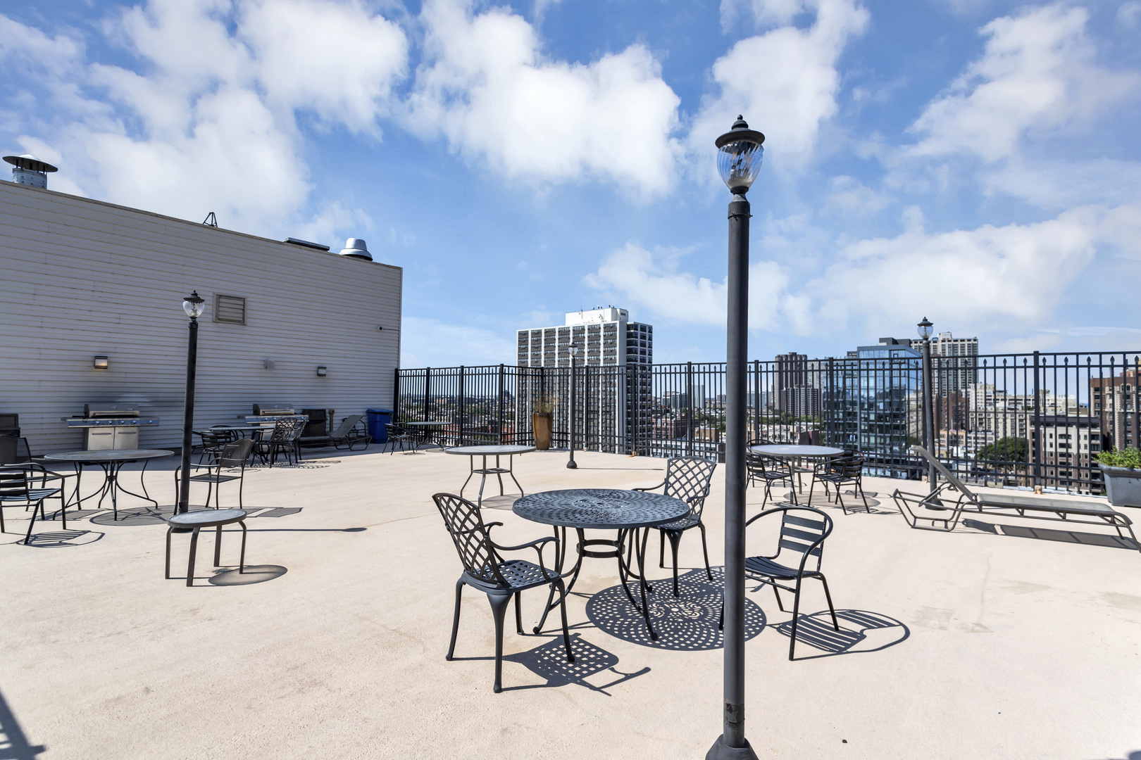 450 West Briar Place, Unit 13G Chicago, IL 60657 - Photo 27 of 34