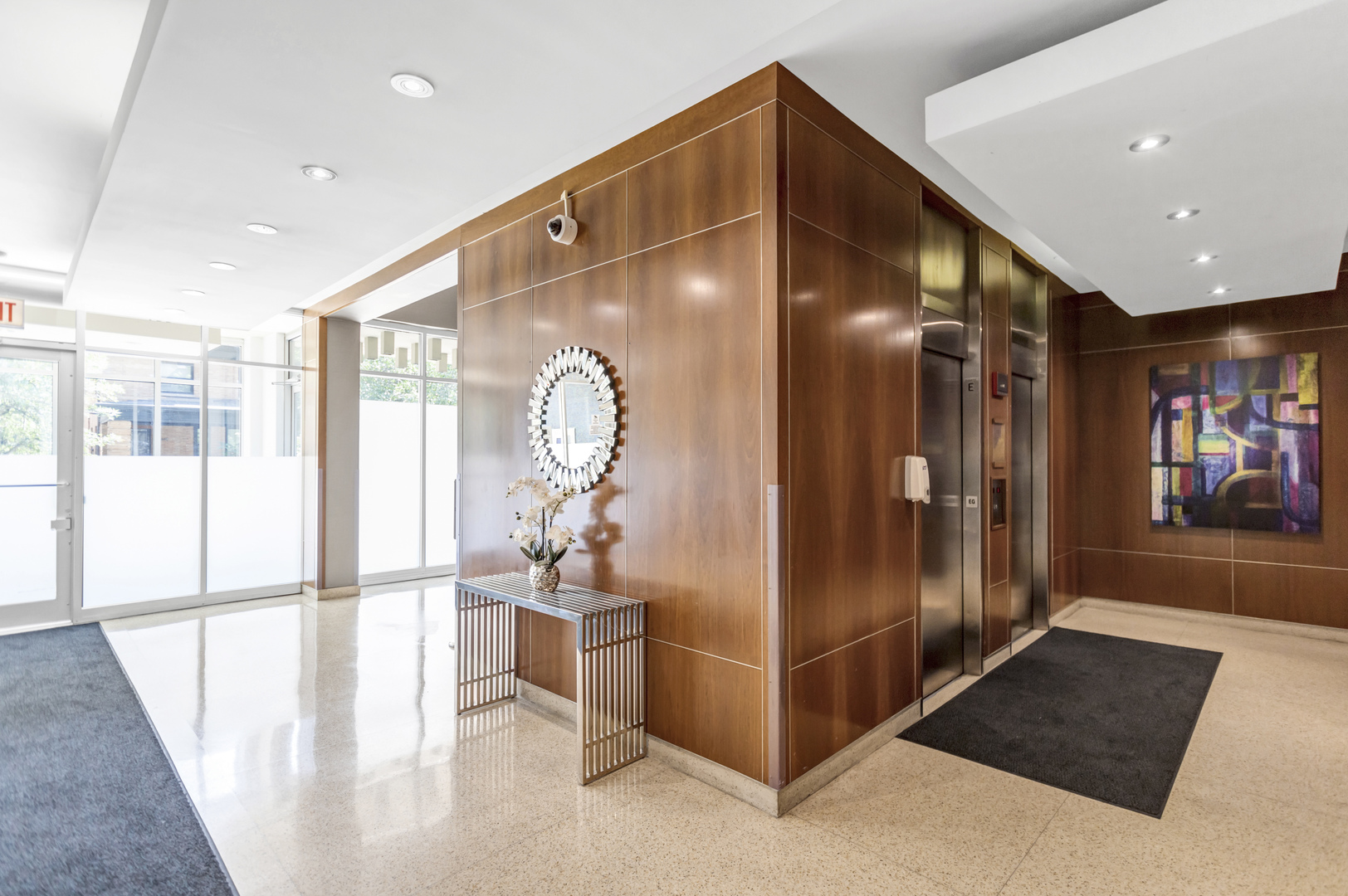 450 West Briar Place, Unit 13G Chicago, IL 60657 - Photo 5 of 34