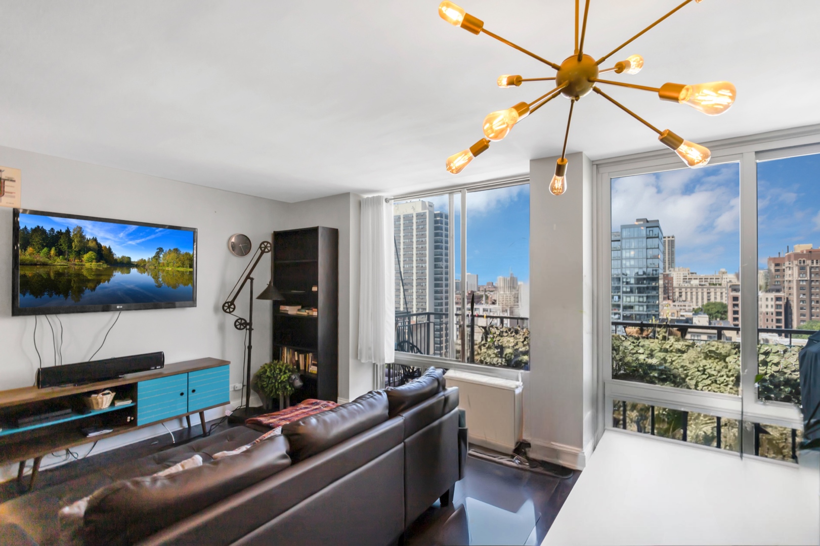 450 West Briar Place, Unit 13G Chicago, IL 60657 - Photo 8 of 34