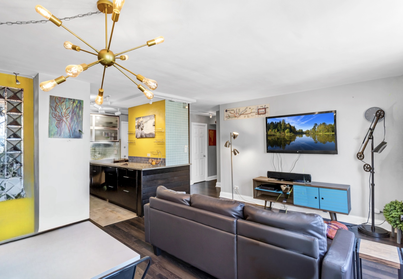 450 West Briar Place, Unit 13G Chicago, IL 60657 - Photo 9 of 34