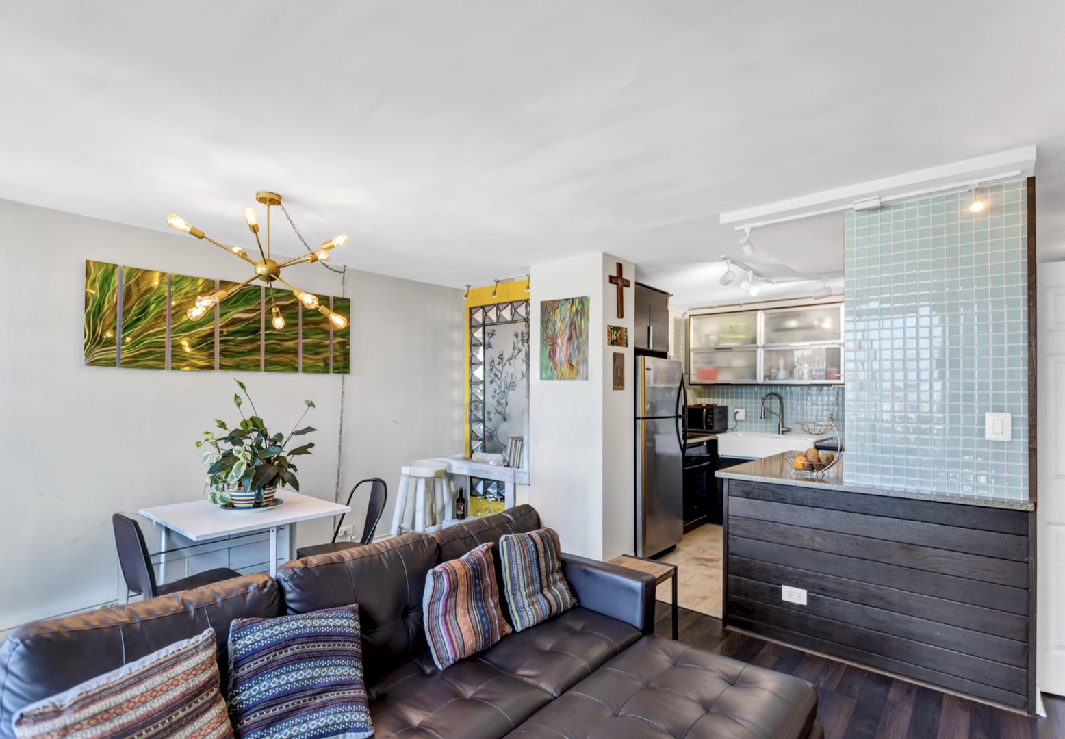 450 West Briar Place, Unit 13G Chicago, IL 60657 - Photo 10 of 34