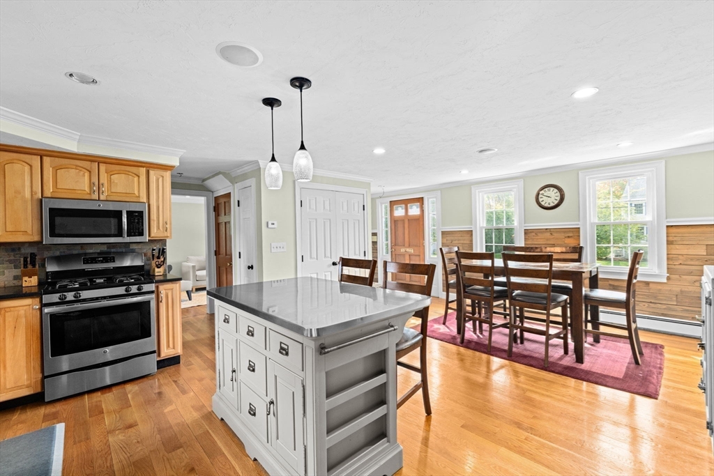 22 Kings Way Scituate, MA 02066 - Photo 5 of 27