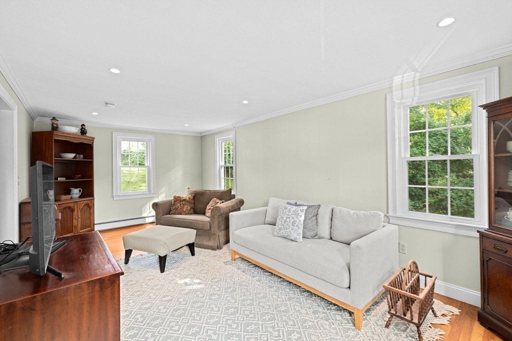 22 Kings Way Scituate, MA 02066 - Photo 9 of 27